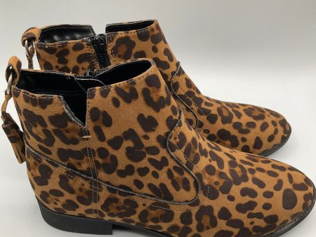 Boots Ankle Flats By Clothes Mentor In Animal Print, Size: 5 For Discount